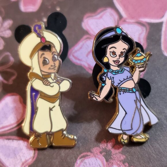 Lot of 2 pins Aladdin & Princess Jasmine Disney Pins - Picture 1 of 9